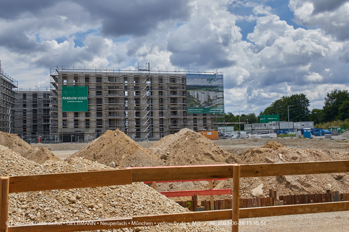 28.06.2023 - Baustelle Alexisquartier - neue DEMOS-Hinweisschilder